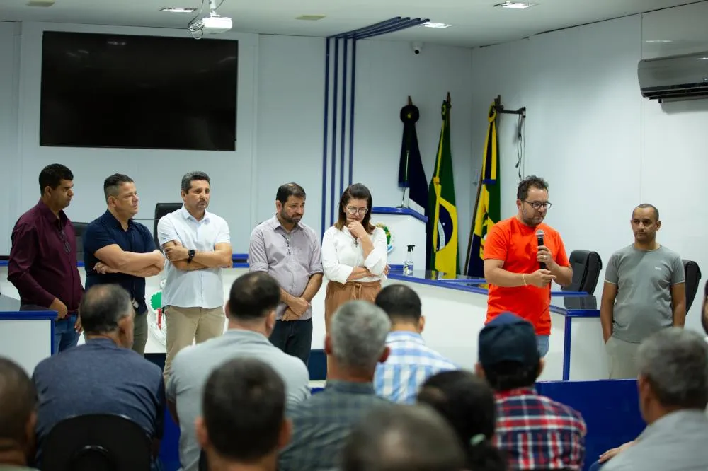 Micro-ônibus para a APAE confirmado e cobrança firme pelo novo Batalhão da PM: respeito ao dinheiro público e transparência sempre 1 vereador pelezinho deputado dilmar sao jose do rio claro 02